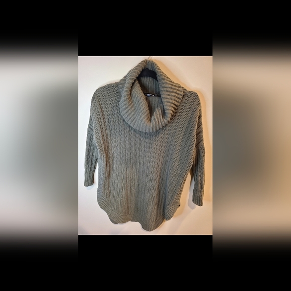 Express Turtleneck Sweater - Xtra Small - Picture 1 of 4